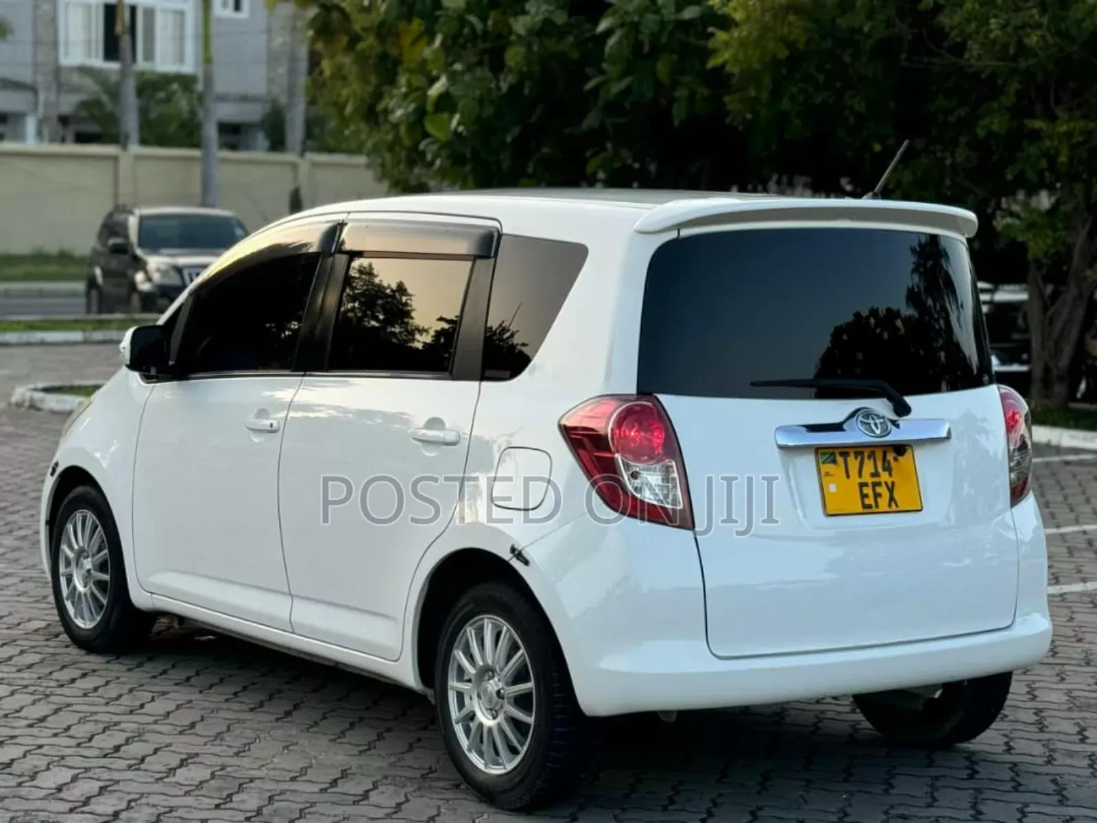 Toyota Ractis 2006 White