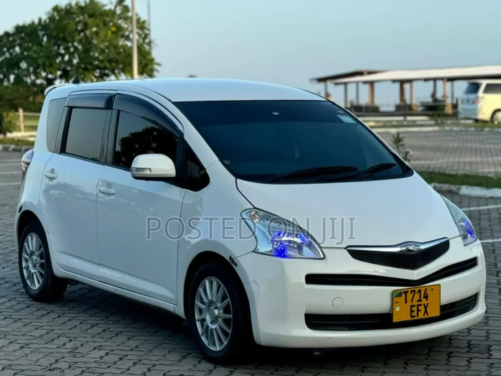 Toyota Ractis 2006 White