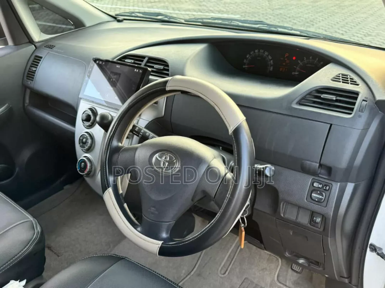 Toyota Ractis 2006 White