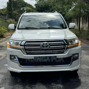 Toyota Land Cruiser 4.5 V8 VXR 2017 White