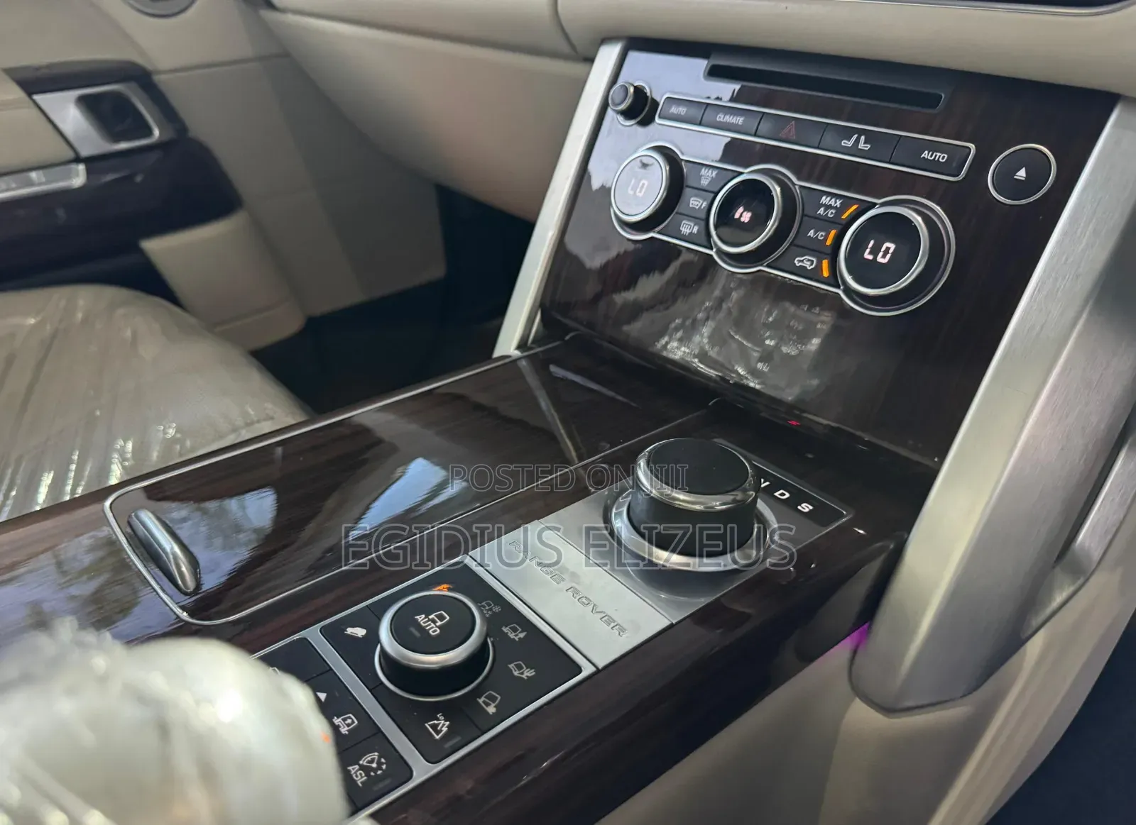 Land Rover Range Rover Vogue 2014 Black