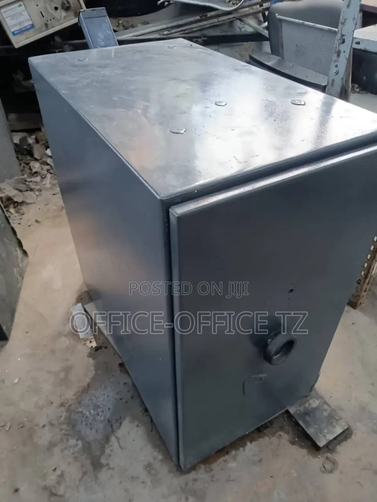 Safe Storage Unit (400)