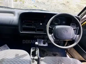 Toyota HiAce 1998 White
