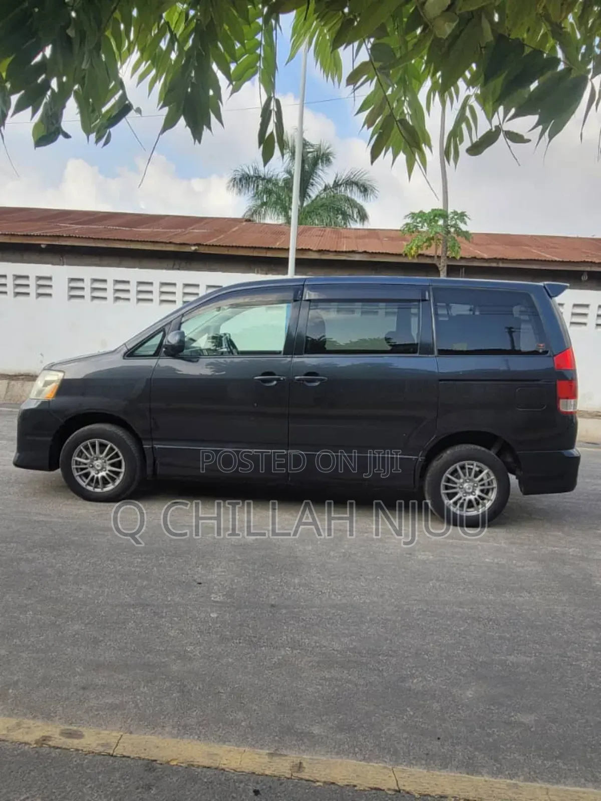 Toyota Noah 2005 Black