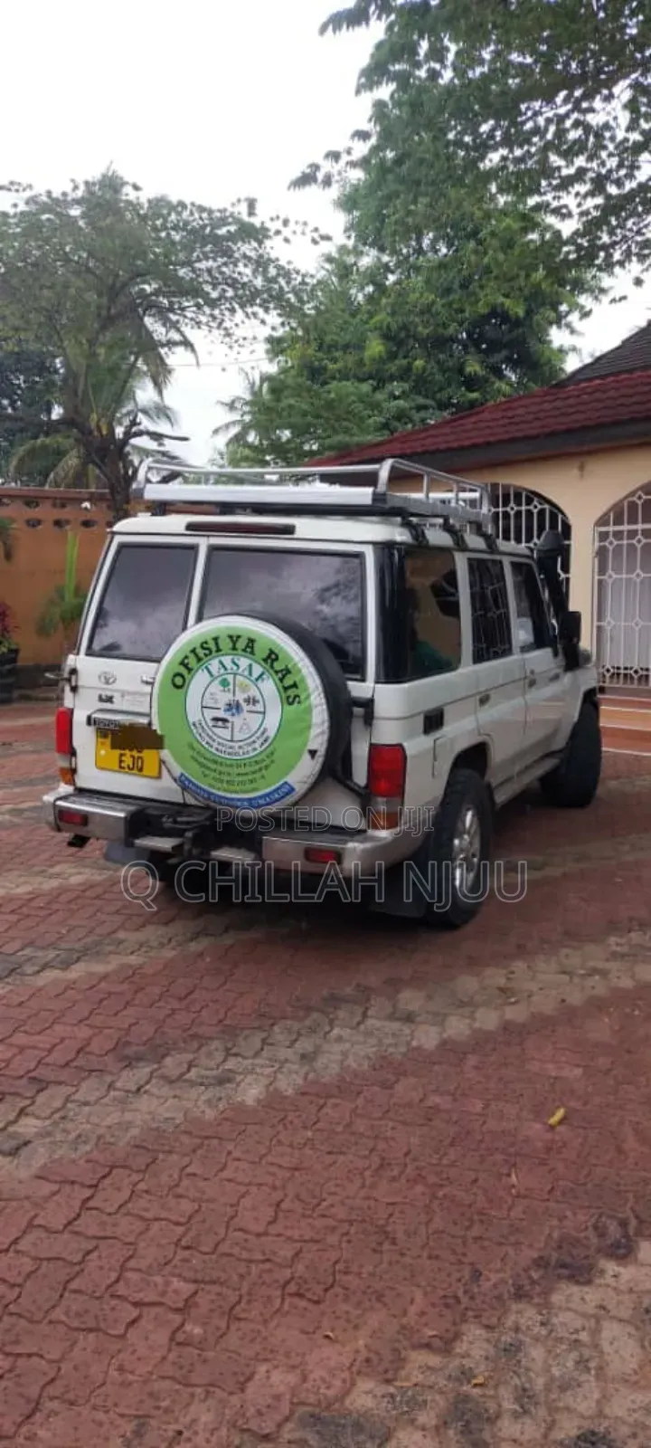 Toyota Land Cruiser 2010 White
