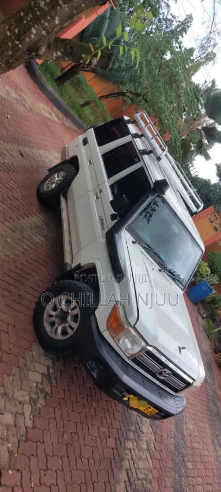 Toyota Land Cruiser 2010 White