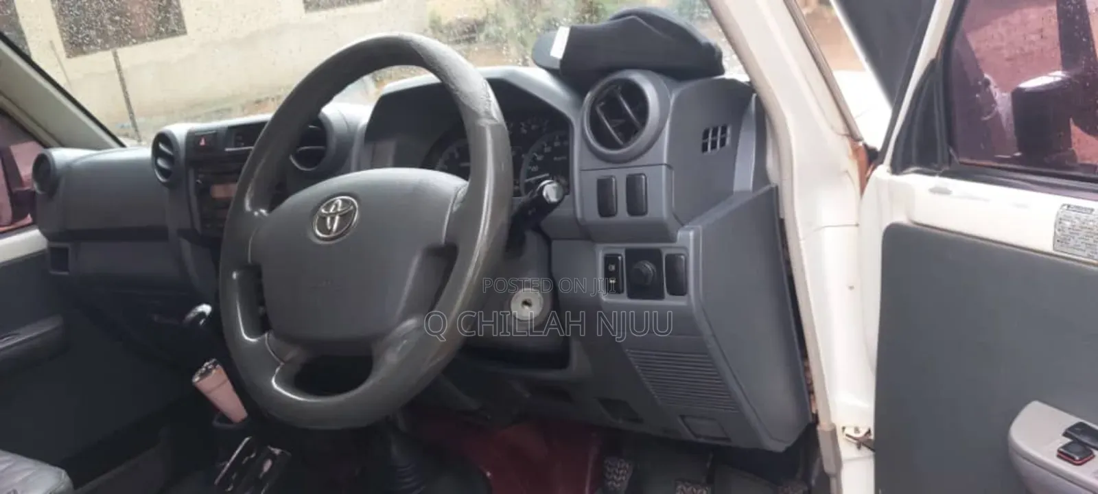 Toyota Land Cruiser 2010 White
