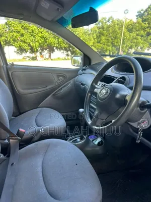 Toyota Vitz 1999 Silver