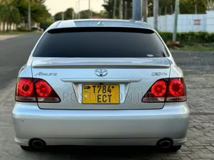 Toyota Crown 2006 White