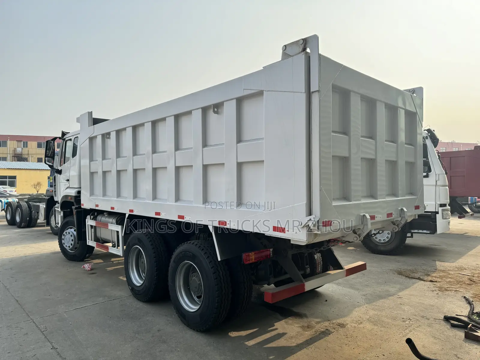 Howo N7 6x4 Dump Truck