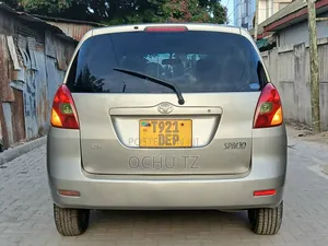 Toyota Corolla Spacio 2002 Gold