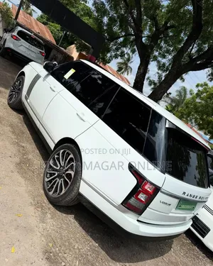 Land Rover Discovery 2010 White