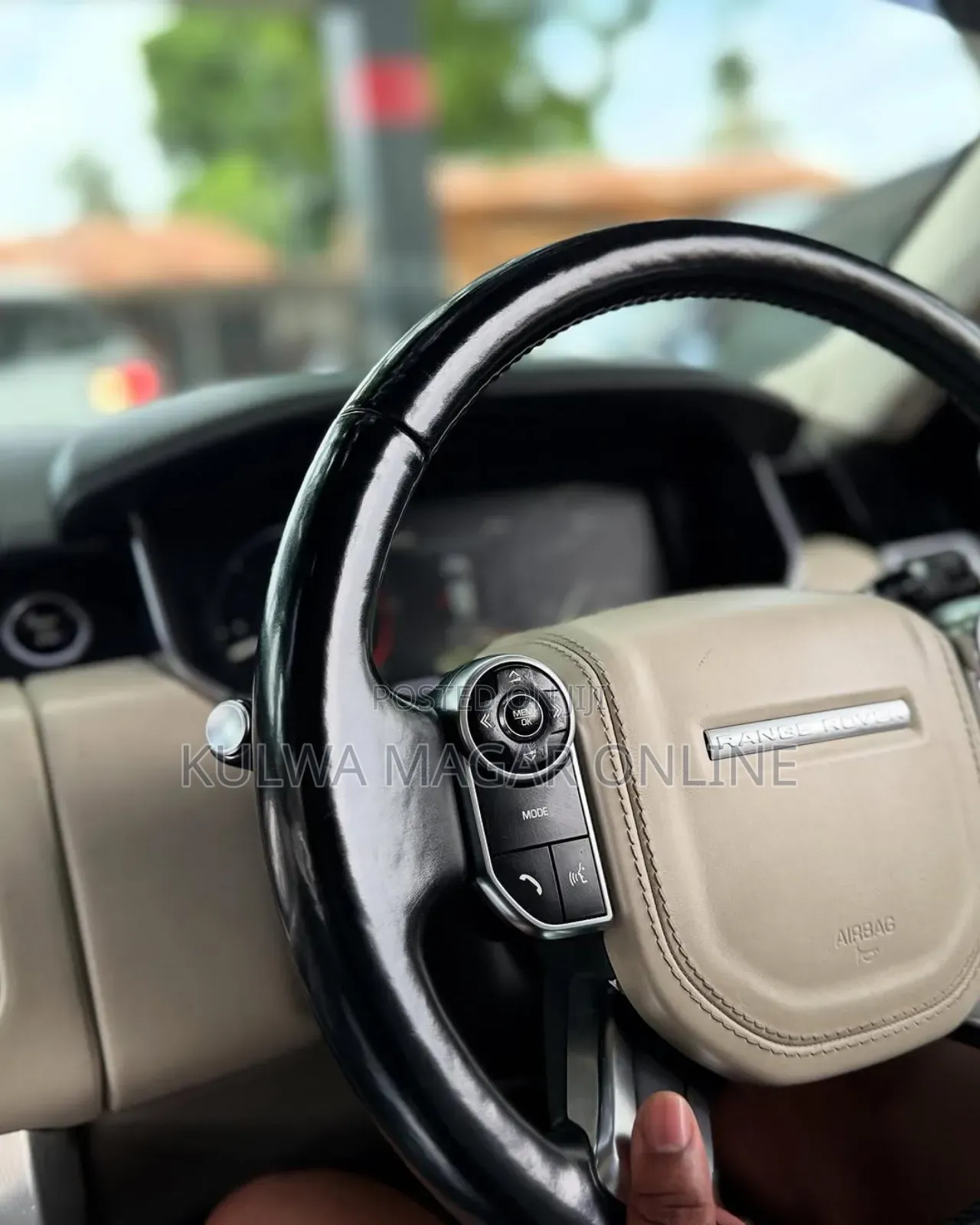 Land Rover Discovery 2010 White