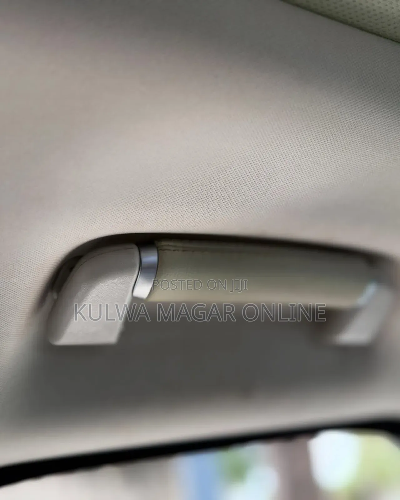 Land Rover Discovery 2010 White