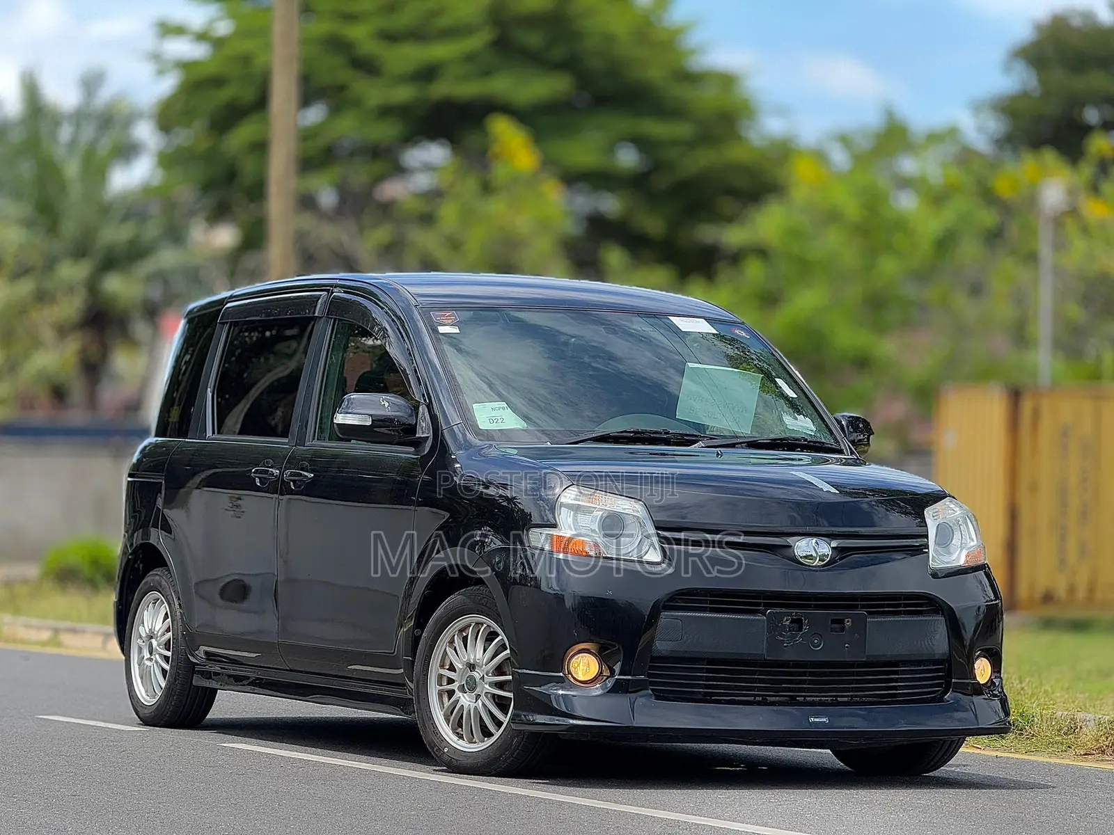 Toyota Sienta 1.5 FWD 2014 Black