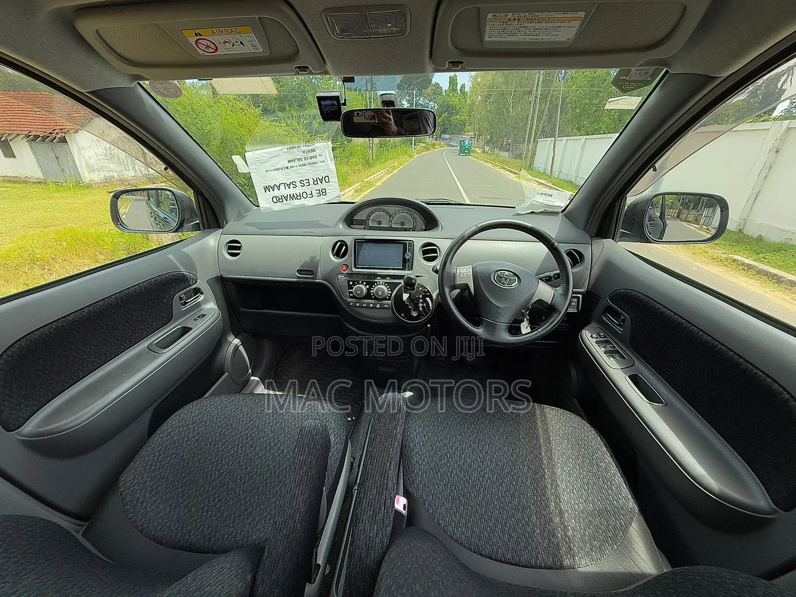 Toyota Sienta 1.5 FWD 2014 Black