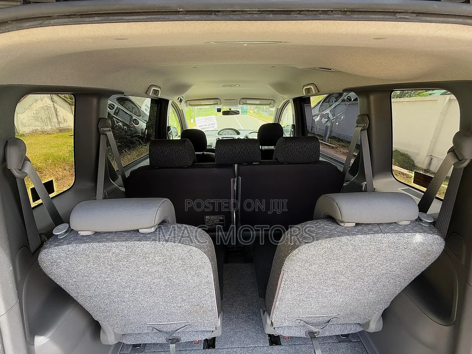 Toyota Sienta 1.5 FWD 2014 Black