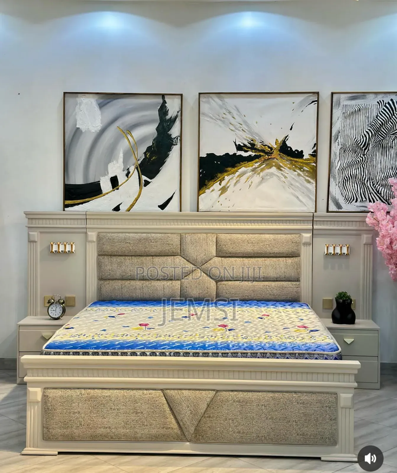 Bed With Two Bedsides and Lamps