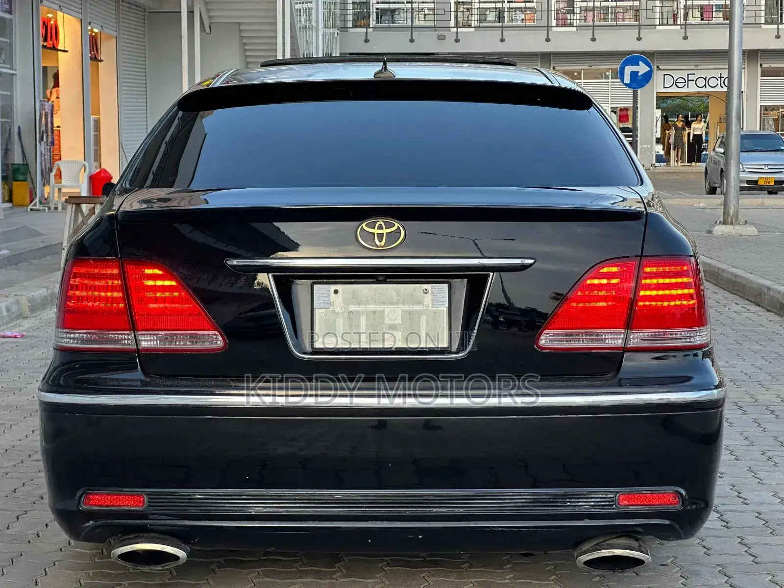 Toyota Crown Royale 2005 Black