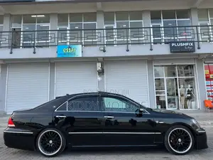 Toyota Crown Royale 2005 Black