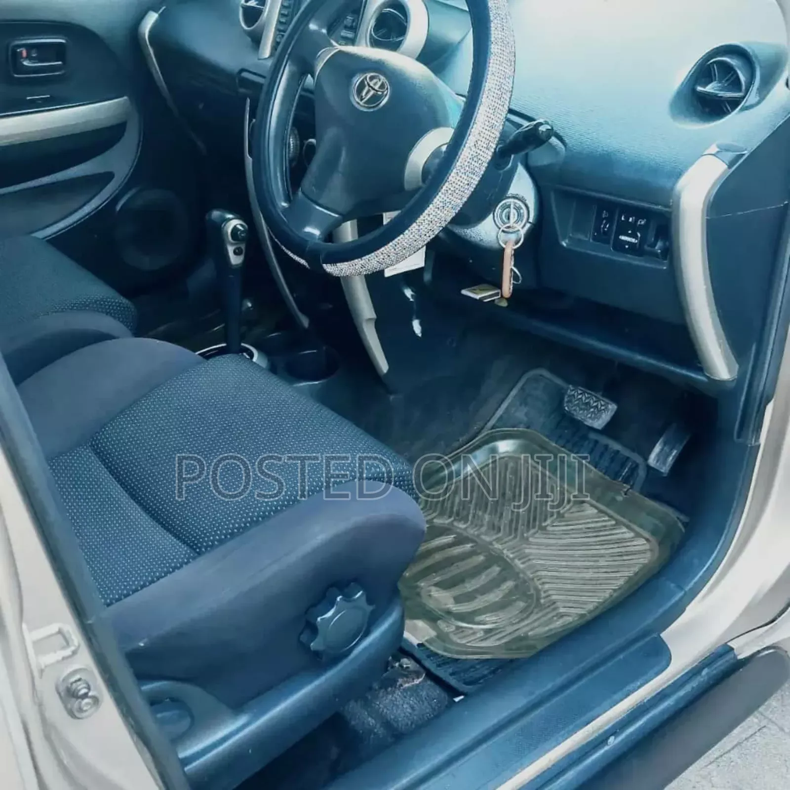 Toyota IST 2004 Gold