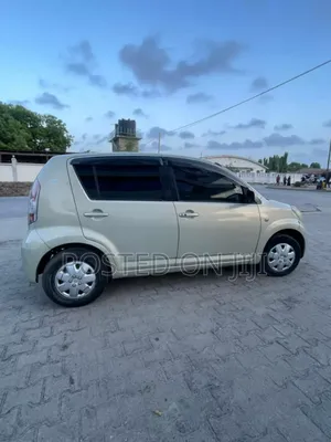 Toyota Passo 2004 Silver