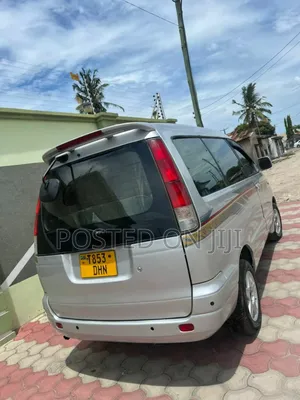 Toyota Noah 2005 Silver