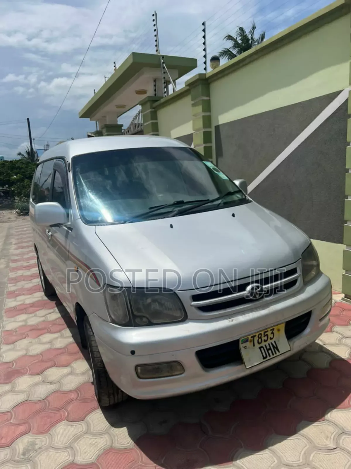 Toyota Noah 2005 Silver