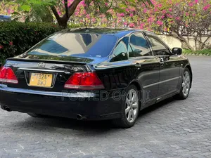 Toyota Crown 2006 Black