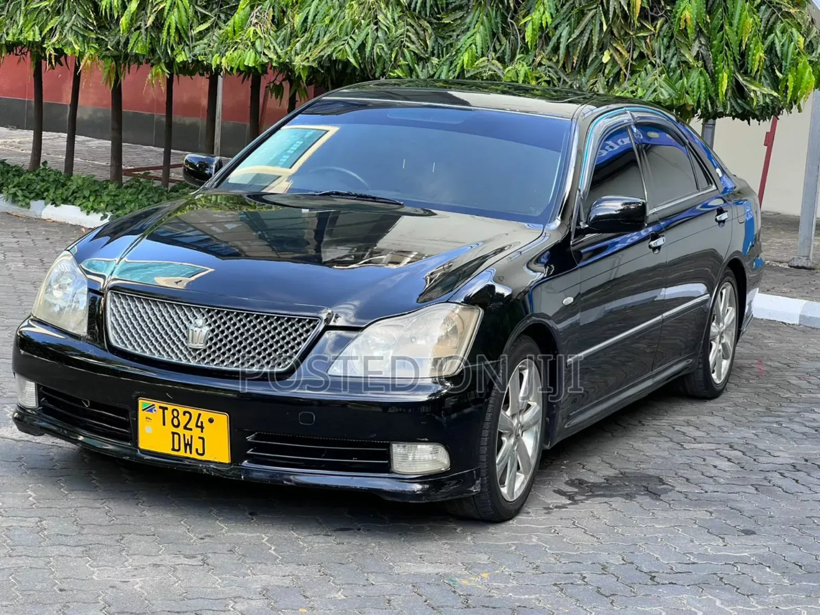 Toyota Crown 2006 Black