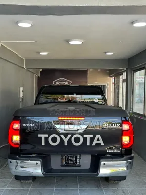 Toyota Hilux 2021 Black