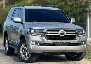 Toyota Land Cruiser 2017 Silver