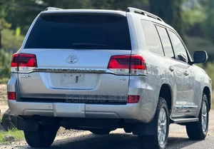 Toyota Land Cruiser 2017 Silver