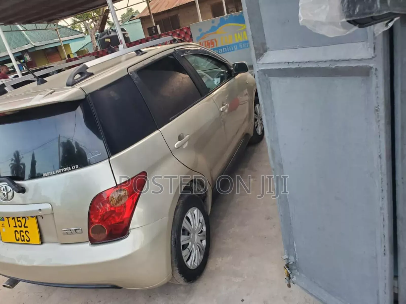 Toyota IST 2004 Gold