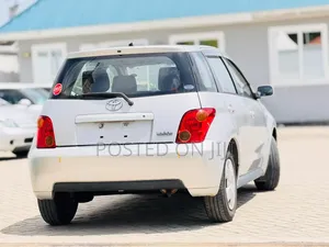 Toyota IST 2003 Silver
