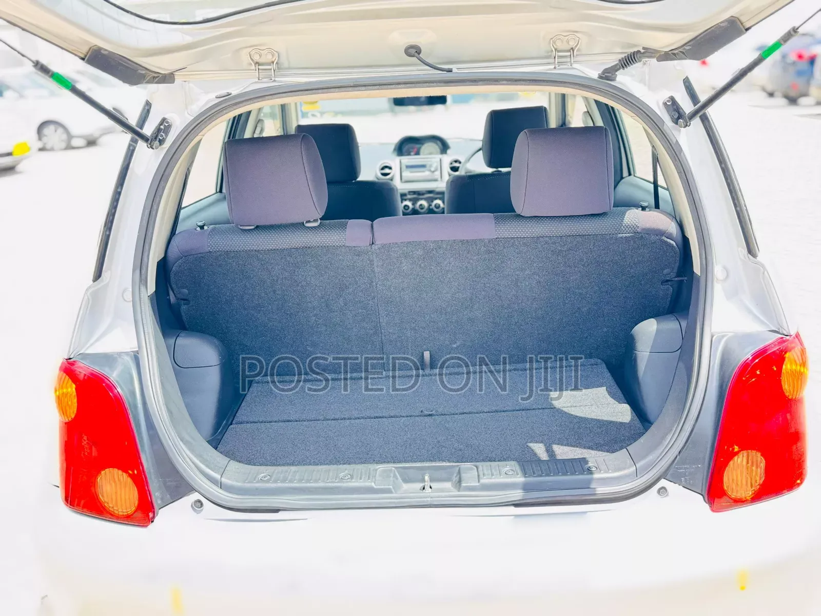 Toyota IST 2003 Silver