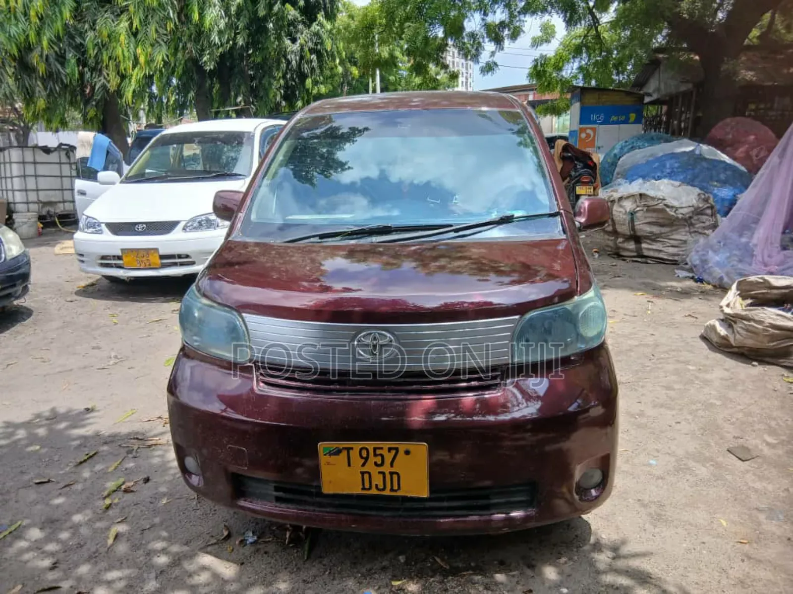 Toyota Porte 2004 Red