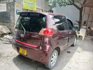 Toyota Porte 2004 Red