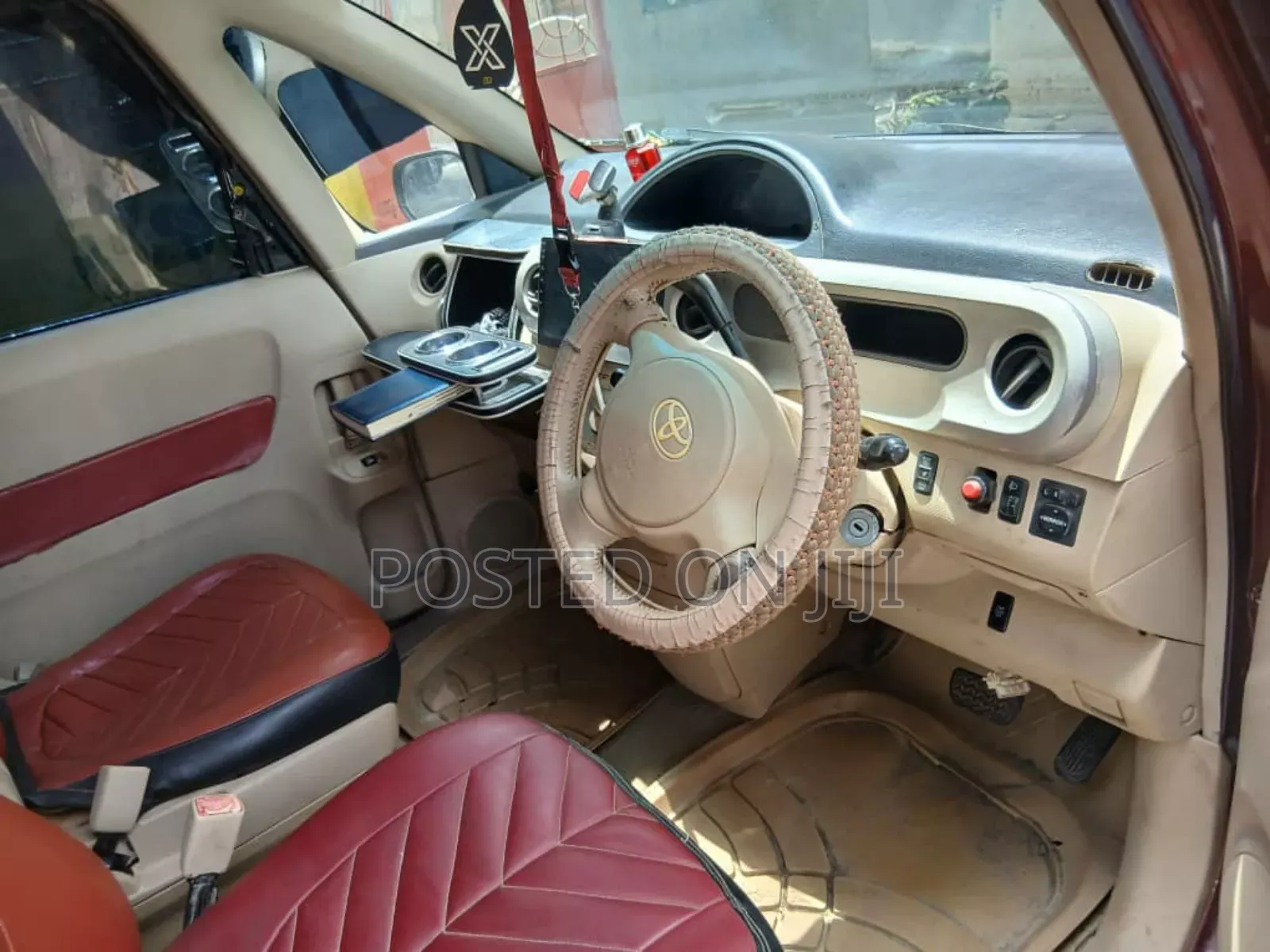 Toyota Porte 2004 Red