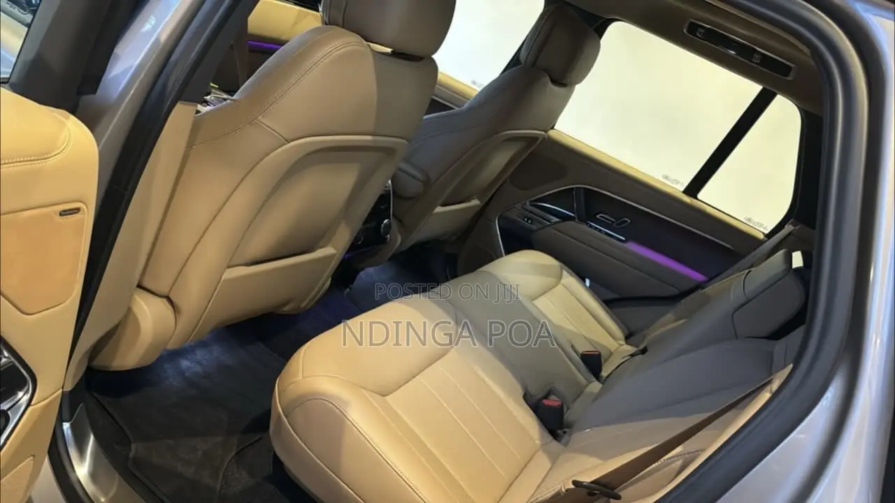 Land Rover Range Rover Vogue 2023 Gold