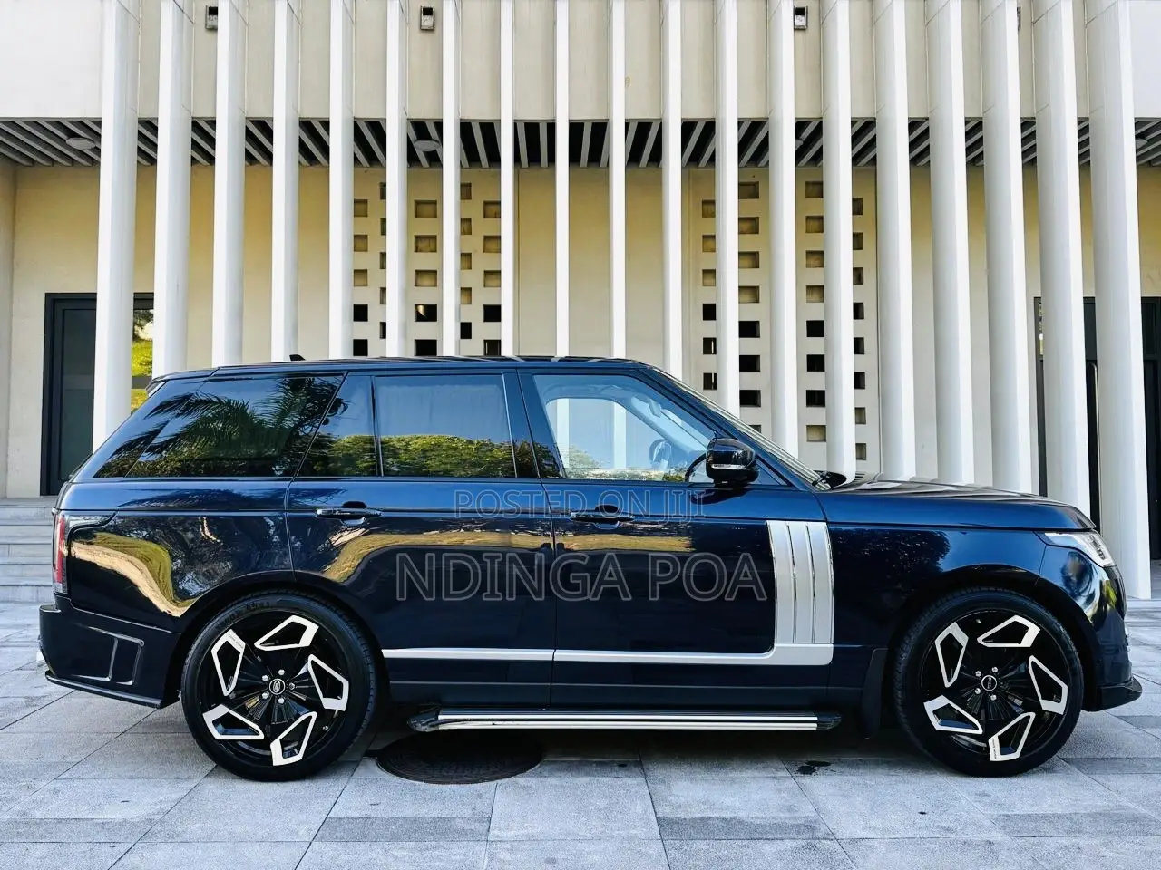 Land Rover Range Rover Vogue 2023 Blue
