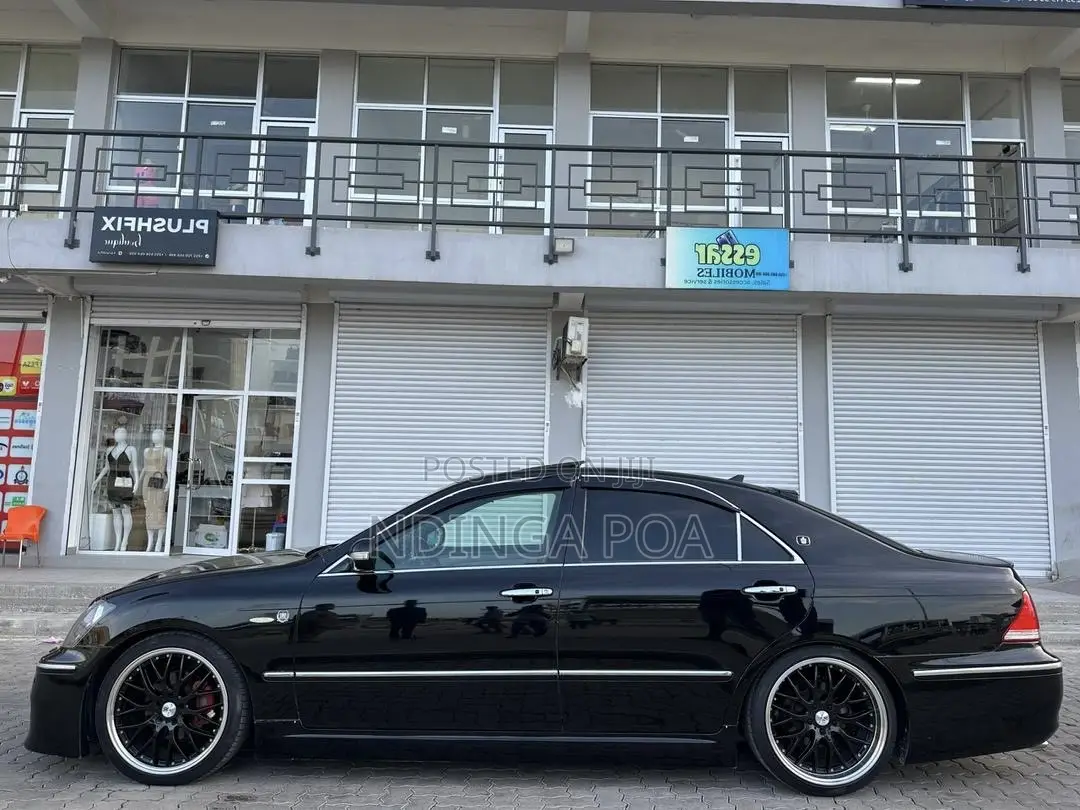 Toyota Crown 2006 Black