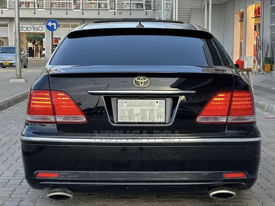Toyota Crown 2006 Black