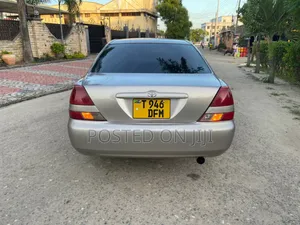 Toyota Mark II 2004 Gold