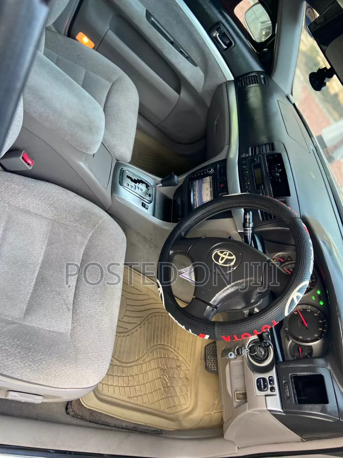Toyota Mark II 2004 Gold