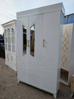 Kabakabati Ya Nguo Milango Mitatu