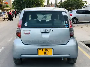 Toyota Passo 2004 Silver