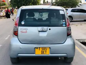 Toyota Passo 2004 Silver