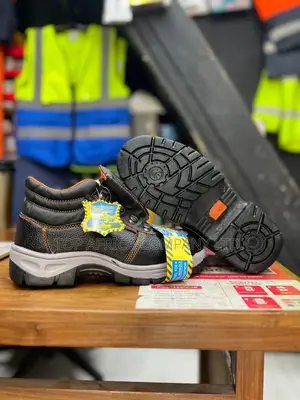 Rock Lander Safety Boots