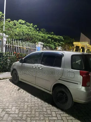 Toyota Raum 2003 Gold
